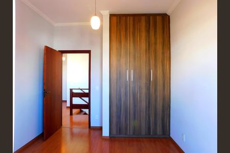 Casa de condomínio para alugar com 219m², 3 quartos e 6 vagasQuarto 2