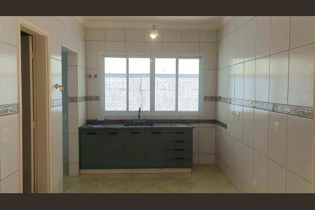Casa de condomínio para alugar com 219m², 3 quartos e 6 vagasCozinha