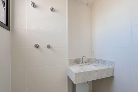 Apartamento à venda com 75m², 2 quartos e 1 vaga Apartamento à venda com 75m², 2 quartos e 1 vagaBanheiro da Suíte 1