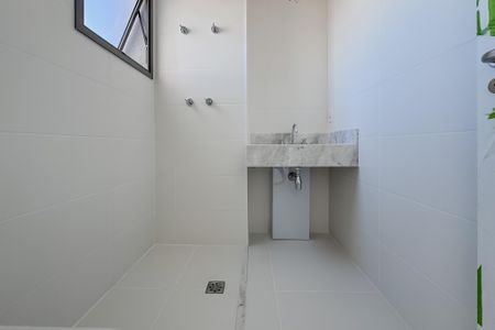 Apartamento à venda com 75m², 2 quartos e 1 vaga Apartamento à venda com 75m², 2 quartos e 1 vagaBanheiro da Suíte 1