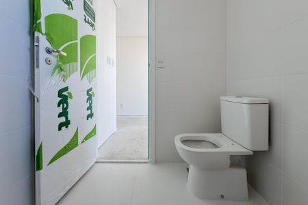 Apartamento à venda com 75m², 2 quartos e 1 vaga Apartamento à venda com 75m², 2 quartos e 1 vagaBanheiro da Suíte 1