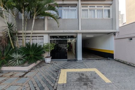 Studio para alugar com 45m², 1 quarto e 1 vaga Studio para alugar com 45m², 1 quarto e 1 vagaFachada