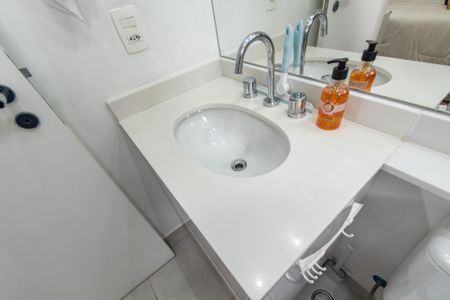 Apartamento à venda com 92m², 2 quartos e 2 vagasBanheiro da suíte 1