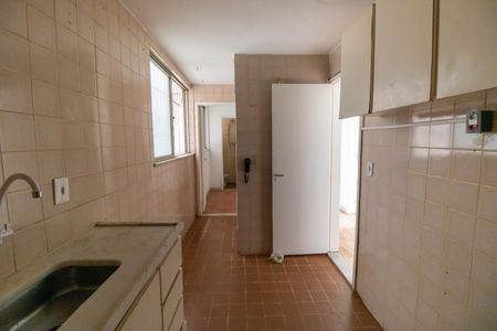 Apartamento à venda com 62m², 2 quartos e 2 vagasCozinha e Área de Serviço