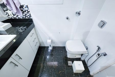 Apartamento à venda com 184m², 3 quartos e 1 vagaBanheiro 2