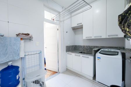 Apartamento à venda com 184m², 3 quartos e 1 vagaÁrea de Serviço