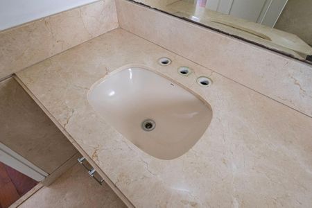 Apartamento à venda com 525m², 4 quartos e 6 vagas Apartamento à venda com 525m², 4 quartos e 6 vagasSuíte 2