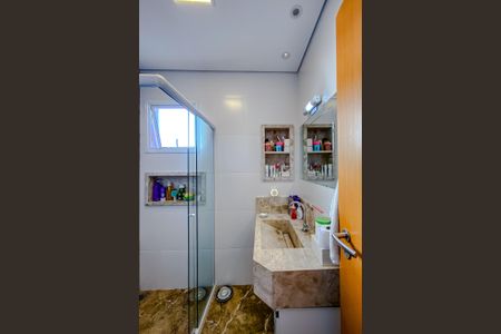 Apartamento à venda com 92m², 2 quartos e 2 vagasBanheiro da Suíte