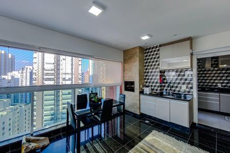 Apartamento à venda com 92m², 2 quartos e 2 vagasVaranda da Sala