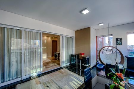 Apartamento à venda com 92m², 2 quartos e 2 vagasVaranda da Sala