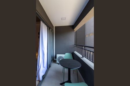 Studio para alugar com 19m², 1 quarto e sem vaga Studio para alugar com 19m², 1 quarto e sem vagaVaranda