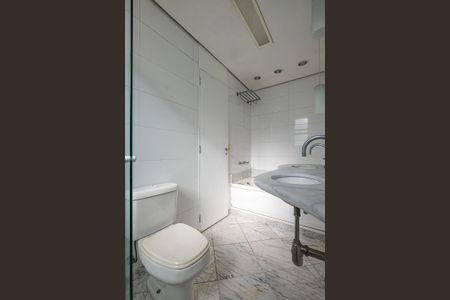 Apartamento à venda com 169m², 3 quartos e 3 vagasBanheiro da Suíte 1