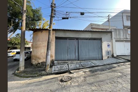 Casa à venda com 70m², 4 quartos e 2 vagasFachada