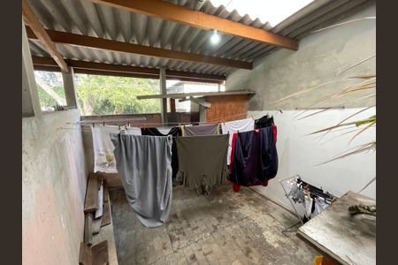 Casa à venda com 70m², 4 quartos e 2 vagasQuintal