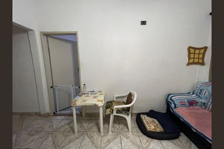 Casa à venda com 70m², 4 quartos e 2 vagasSala