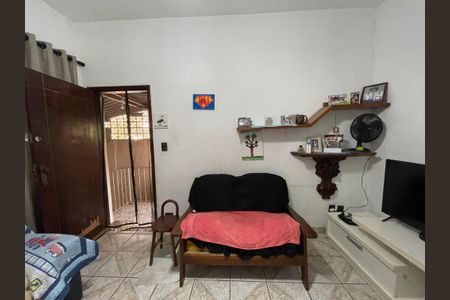 Casa à venda com 70m², 4 quartos e 2 vagasSala