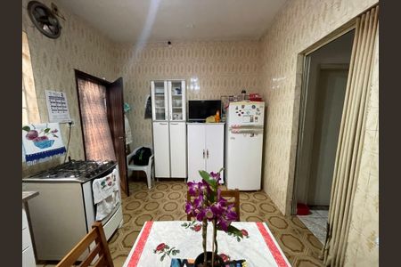 Casa à venda com 70m², 4 quartos e 2 vagasCozinha