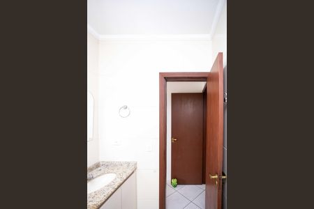 Casa à venda com 170m², 4 quartos e 2 vagasBanheiro da Suíte