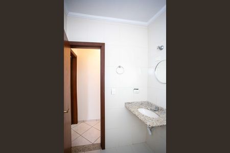 Casa à venda com 170m², 4 quartos e 2 vagasBanheiro Social