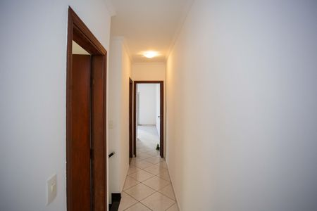 Casa à venda com 170m², 4 quartos e 2 vagasCorredor