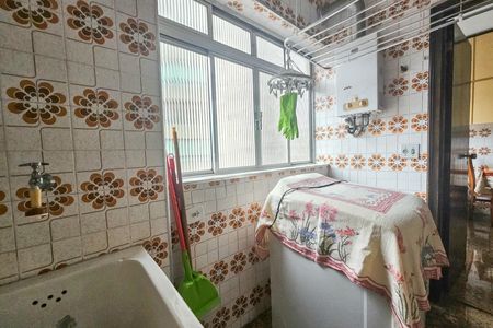 Área de serviço de apartamento para alugar com 2 quartos, 103m² em Jardim Tres Marias, Guarujá