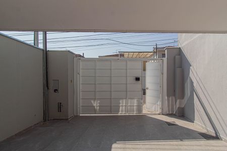 Casa à venda com 70m², 2 quartos e 2 vagasGaragem