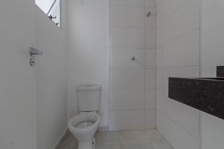 Casa à venda com 70m², 2 quartos e 2 vagasBanheiro Social