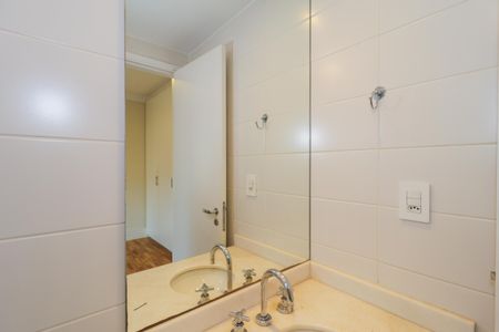 Apartamento à venda com 173m², 3 quartos e 3 vagasBanheiro da Suíte 3