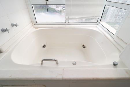 Apartamento à venda com 173m², 3 quartos e 3 vagasBanheiro da Suíte 1