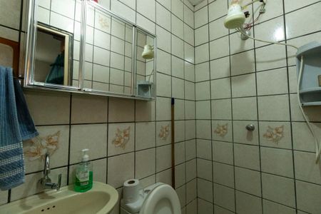 Casa à venda com 250m², 4 quartos e 6 vagasBanheiro de Serviço