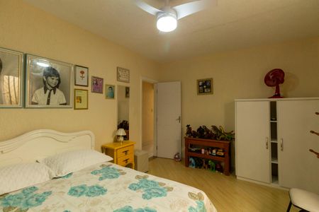 Casa à venda com 250m², 4 quartos e 6 vagasCasa 1 -Quarto 2