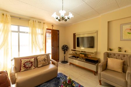 Casa à venda com 250m², 4 quartos e 6 vagasCasa 1 -Sala 