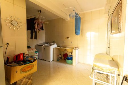 Casa à venda com 250m², 4 quartos e 6 vagasÁrea de Serviço