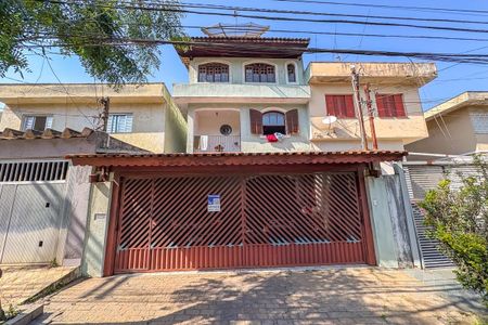 Casa à venda com 260m², 3 quartos e 3 vagasFachada