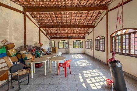 Casa à venda com 260m², 3 quartos e 3 vagasCobertura