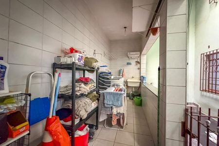 Casa à venda com 260m², 3 quartos e 3 vagasÁrea de Serviço