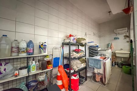 Casa à venda com 260m², 3 quartos e 3 vagasÁrea de Serviço