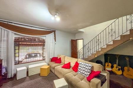 Casa à venda com 260m², 3 quartos e 3 vagasSala