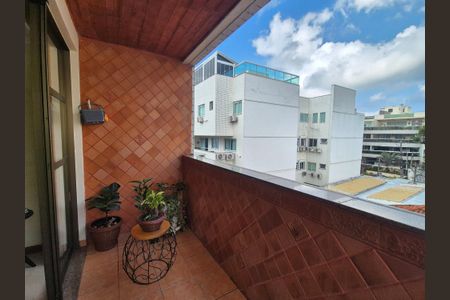 Apartamento à venda com 83m², 3 quartos e 2 vagas Apartamento à venda com 83m², 3 quartos e 2 vagasVaranda