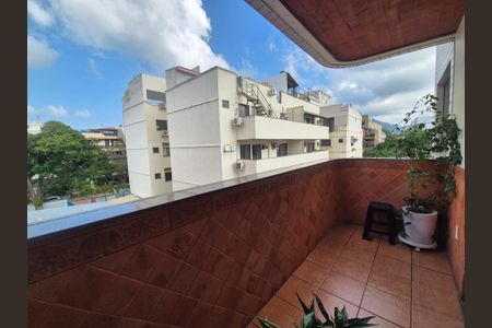 Apartamento à venda com 83m², 3 quartos e 2 vagas Apartamento à venda com 83m², 3 quartos e 2 vagasVaranda