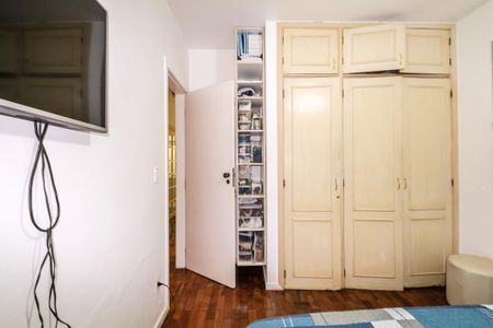 Apartamento à venda com 300m², 4 quartos e 3 vagasQuarto 2