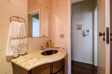 Apartamento à venda com 300m², 4 quartos e 3 vagasBanheiro Social