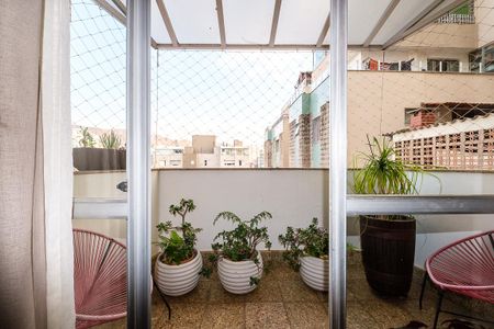 Apartamento à venda com 300m², 4 quartos e 3 vagasVaranda 