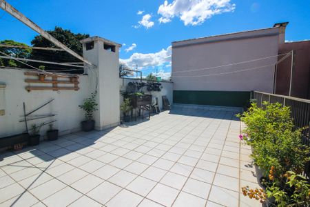 Casa à venda com 120m², 3 quartos e 3 vagasTerraço