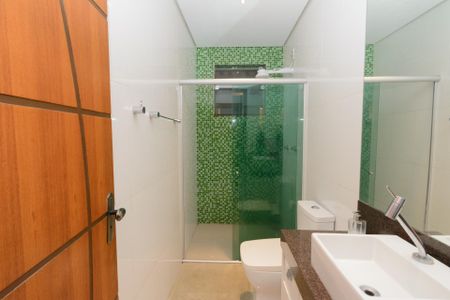 Casa à venda com 180m², 3 quartos e 3 vagas Casa à venda com 180m², 3 quartos e 3 vagasBanheiro Social