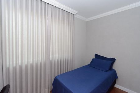 Casa à venda com 180m², 3 quartos e 3 vagas Casa à venda com 180m², 3 quartos e 3 vagasQuarto 1