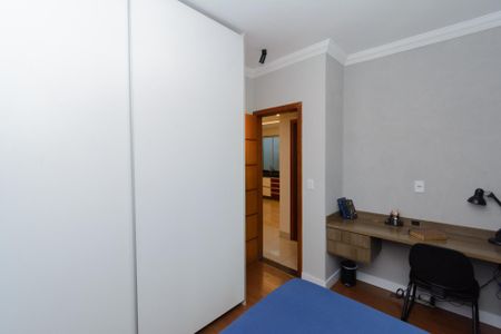 Casa à venda com 180m², 3 quartos e 3 vagas Casa à venda com 180m², 3 quartos e 3 vagasQuarto 1