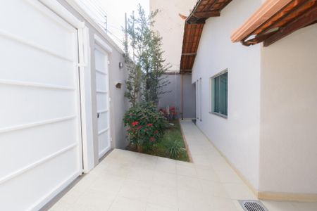 Casa à venda com 180m², 3 quartos e 3 vagas Casa à venda com 180m², 3 quartos e 3 vagasJardim
