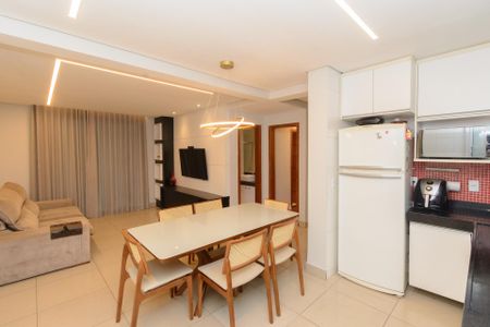 Casa à venda com 180m², 3 quartos e 3 vagas Casa à venda com 180m², 3 quartos e 3 vagasCozinha