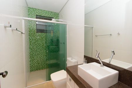 Casa à venda com 180m², 3 quartos e 3 vagas Casa à venda com 180m², 3 quartos e 3 vagasBanheiro Social